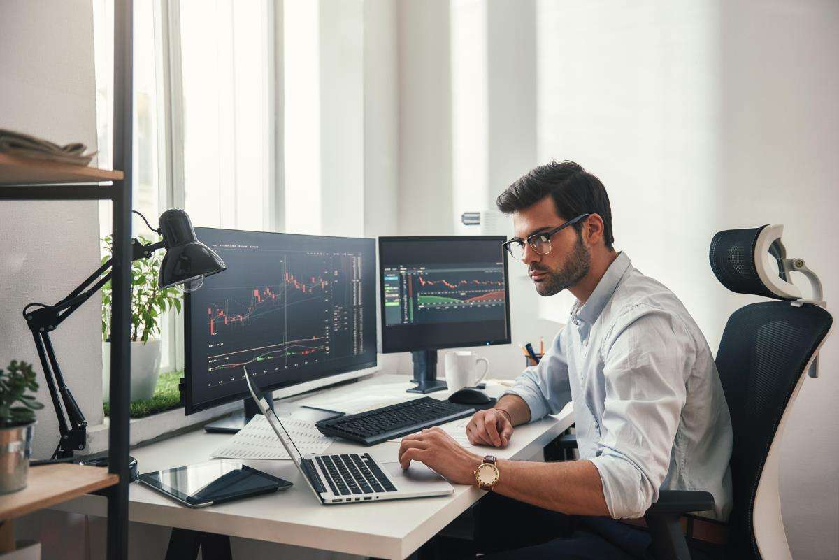 Inilah Bedanya Investasi Saham dengan Trading Saham 1 Inilah Bedanya Investasi Saham dengan Trading Saham 1