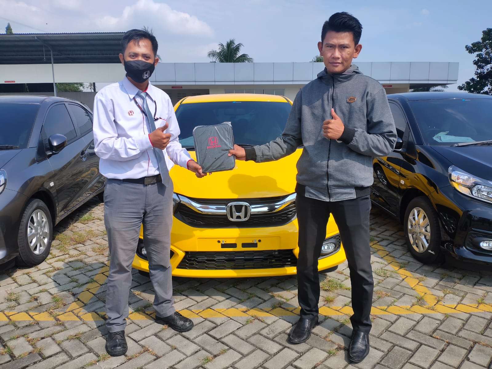 Jasa Pembuatan Website Sales Mobil 30